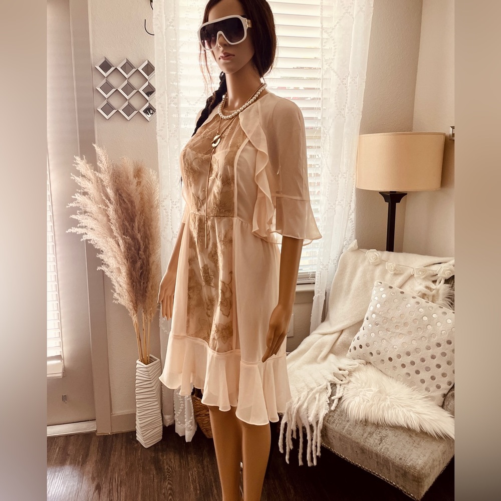 BCBGMaxazria Cream Sheet Floral Dress Size 4